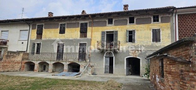 Casale, da ristrutturare, 325 m², Banengo, Montiglio Monferrato