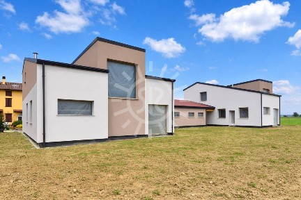 Villa bifamiliare, nuova, 276 m², Castel San Pietro Terme