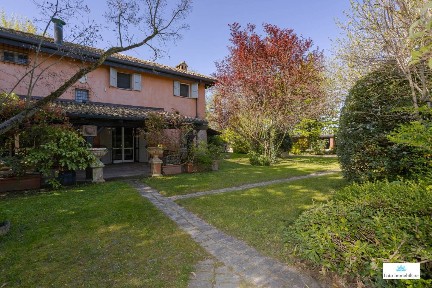 San Lazzaro di Savena, Via Castiglia