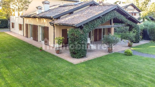 Villa unifamiliare via Yecla, Centro, Budrio