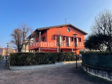 Villa unifamiliare, ottimo stato, 363 m², Centro, Sant'Agata Bolognese