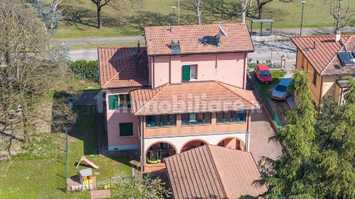 Villa plurifamiliare viale Terme, Centro, Castel San Pietro Terme