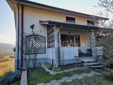 Villa bifamiliare via Don P. Faggioli, San Benedetto Di Querceto, Monterenzio