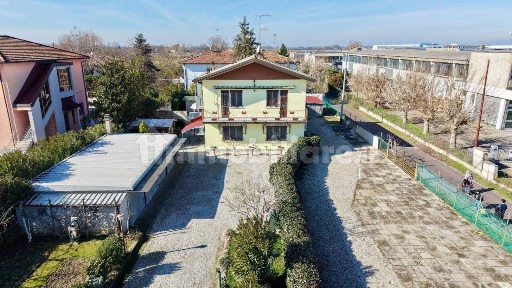 Villa bifamiliare via Nazionale 172/1, Altedo, Malalbergo