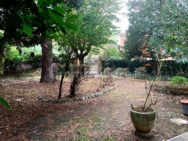 Villa unifamiliare, da ristrutturare, 459 m², Centro, Garibaldi, Casalecchio di Reno
