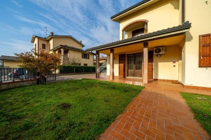 Villa bifamiliare via E. Giovannini 1, Centro, Baricella