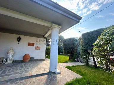 Villa bifamiliare via Carlo Jussi 160, Farneto, San Lazzaro di Savena