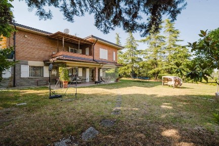 Villa bifamiliare via A. Dondarini 5, Monte San Pietro