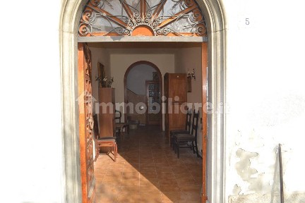 San Pietro in Casale, Via Cesare Battisti, 5