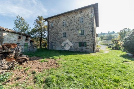 Villa bifamiliare via Giacomoni 14, Vergato