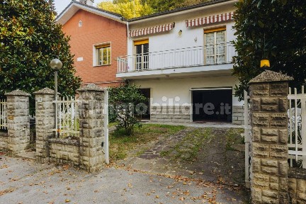 Villa bifamiliare via della Costituzione, Cà Rocca, Monterenzio