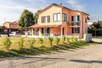 Imola, Via Canaletta