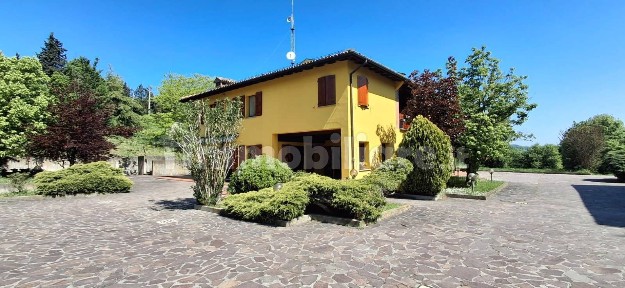 Villa bifamiliare via di Casaglia, Colli Saragozza, Bologna