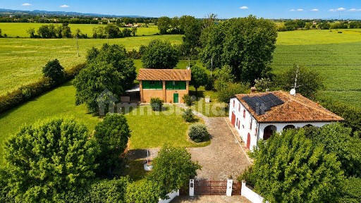 Villa plurifamiliare via di Mezzo, Dozza