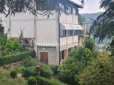 Villa bifamiliare via Stocchi, Centro, Castel d'Aiano