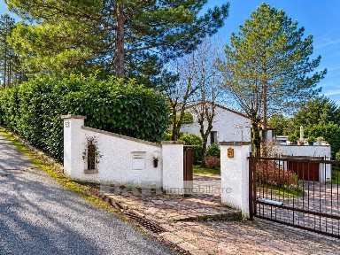 Villa bifamiliare via Lelli, Rastignano, Pianoro