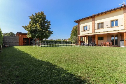 Villa bifamiliare via Cadriano 36/9, Cadriano, Granarolo dell'Emilia
