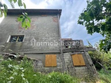 Villa unifamiliare Località Castagno, Trasserra, Camugnano