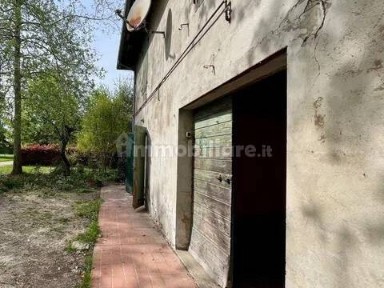 Budrio, Via Croce Di Prunaro, 6