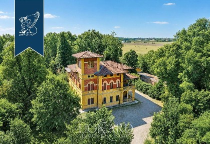 Villa unifamiliare, da ristrutturare, 1200 m², Crevalcore