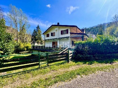 Villa unifamiliare Strada Rio Fonti Madognana, Alto Reno Terme