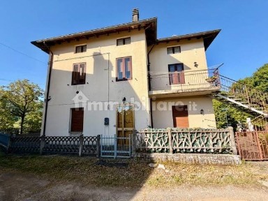 Villa bifamiliare Strada Provinciale del Passo delle Radici, Lizzano in Belvedere