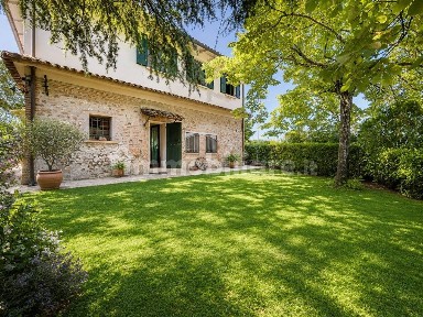 Villa unifamiliare via Poggiaccio, 33, Centro, Dozza