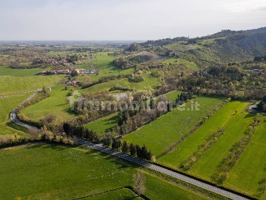 Villa plurifamiliare, da ristrutturare, 1923 m², Casette, San Lazzaro di Savena