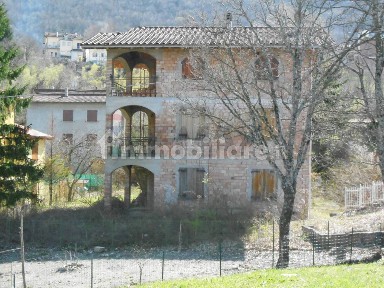 Villa unifamiliare 300 m², Castel di Casio