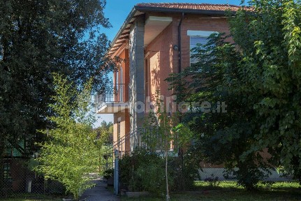 Villa bifamiliare, da ristrutturare, 412 m², Sasso Morelli, Sesto Imolese, Imola