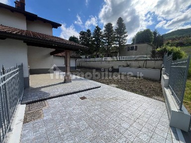 Villa plurifamiliare via Panoramica, Pioppe Di Salvaro, Grizzana Morandi
