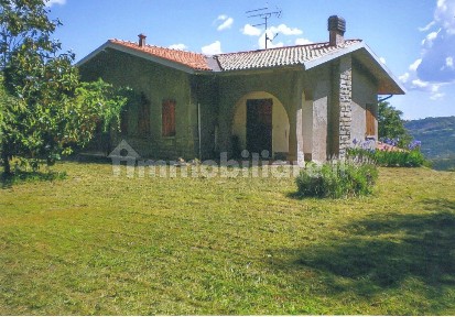 Villa unifamiliare, da ristrutturare, 276 m², Monzuno
