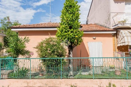 Villa a schiera via Ubaldo Marchi 1, Lagomaggio, Rimini