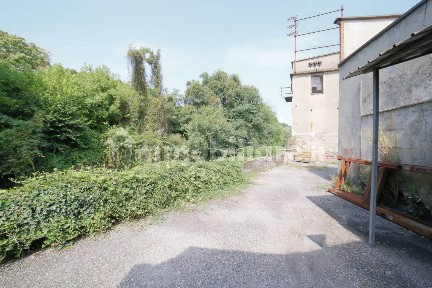 Capannone in Vendita