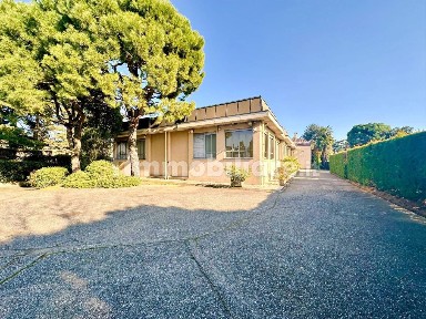 Capannone in Vendita