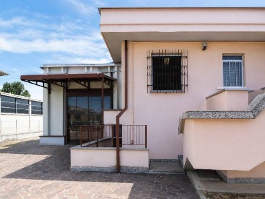 Capannone in Vendita