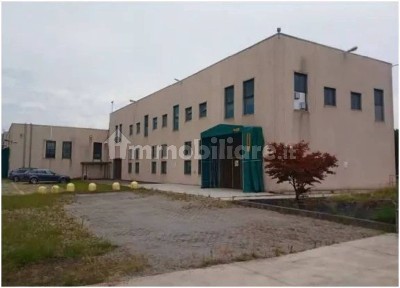Capannone all'asta via San Fiorano, Villasanta