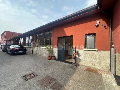 Capannone in Vendita