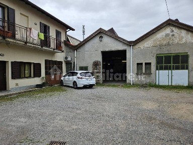 Capannone in Vendita
