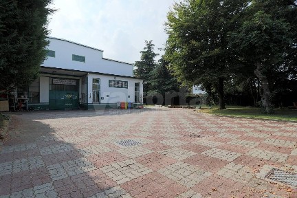 Capannone in Vendita