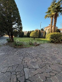 Giussano, Via Legnano, 2/4