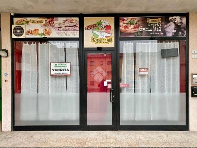 Locale commerciale in Affitto