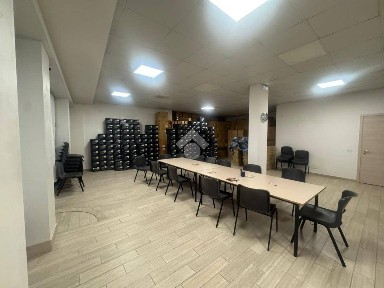Locale commerciale in Affitto