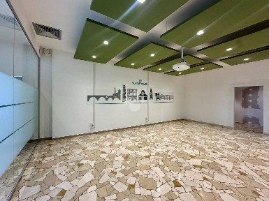 Locale commerciale in Affitto