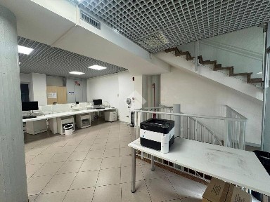 Locale commerciale in Affitto