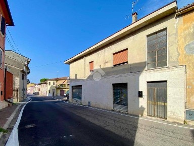 Locale commerciale in Affitto