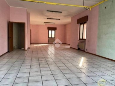 Locale commerciale in Affitto