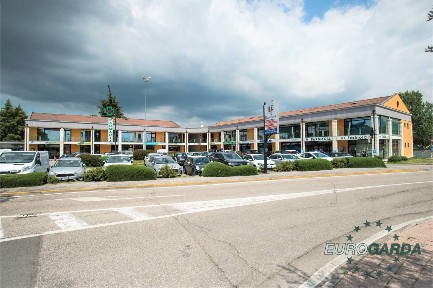 Locale commerciale in Affitto