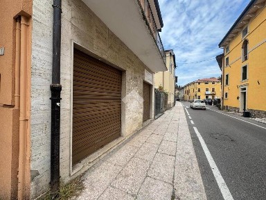 Locale commerciale in Affitto