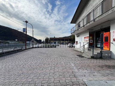 Locale commerciale in Affitto